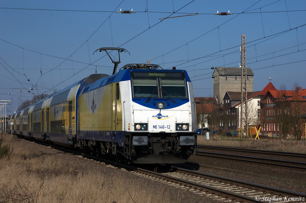ME 146-12  Northeim  (146 512-9) metronom Eisenbahngesellschaft mbH mit dem metronom (ME 82835) von Uelzen nach Gttingen, bei der Ausfahrt in Suderburg. 23.03.2012