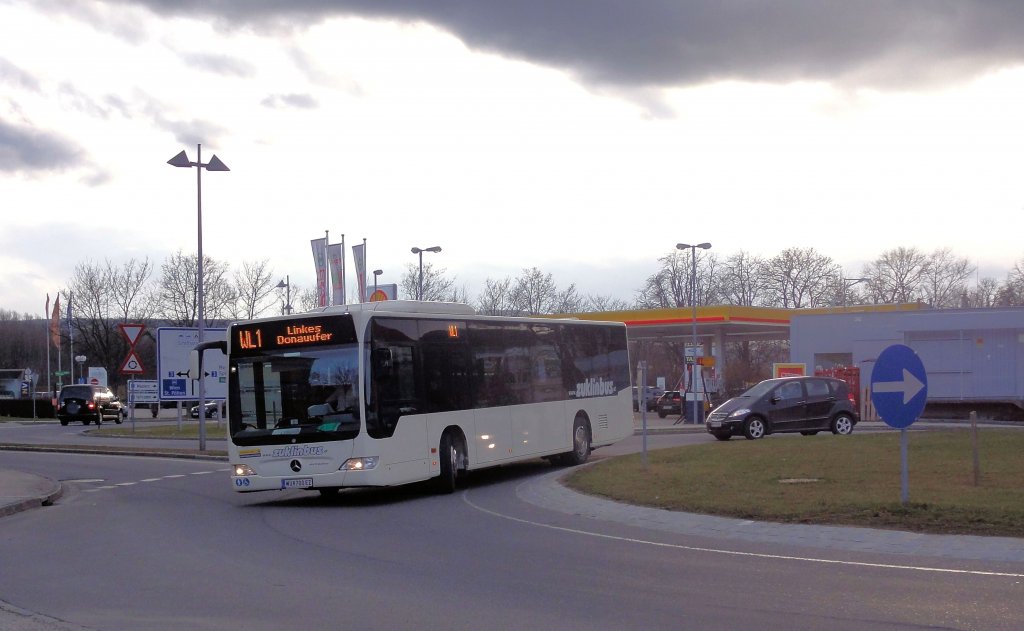 MERCEDES CITARO,Linienbus im Auftrag des Landes Niedersterreich von ZUKLINBUS aus Klosterneuburg bei Wien,Linie WL 1 (Wachau,linkes Donauufer)zwischen Krems an der Donau und Melk,hier in Krems an der Donau unterwegs.8.2.2013.