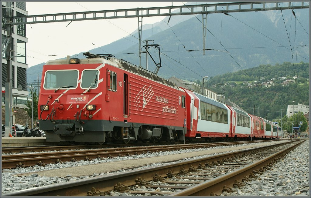 MGB HGe 4/4 mit dem Glacier Express in Brig.
29.06.2011
