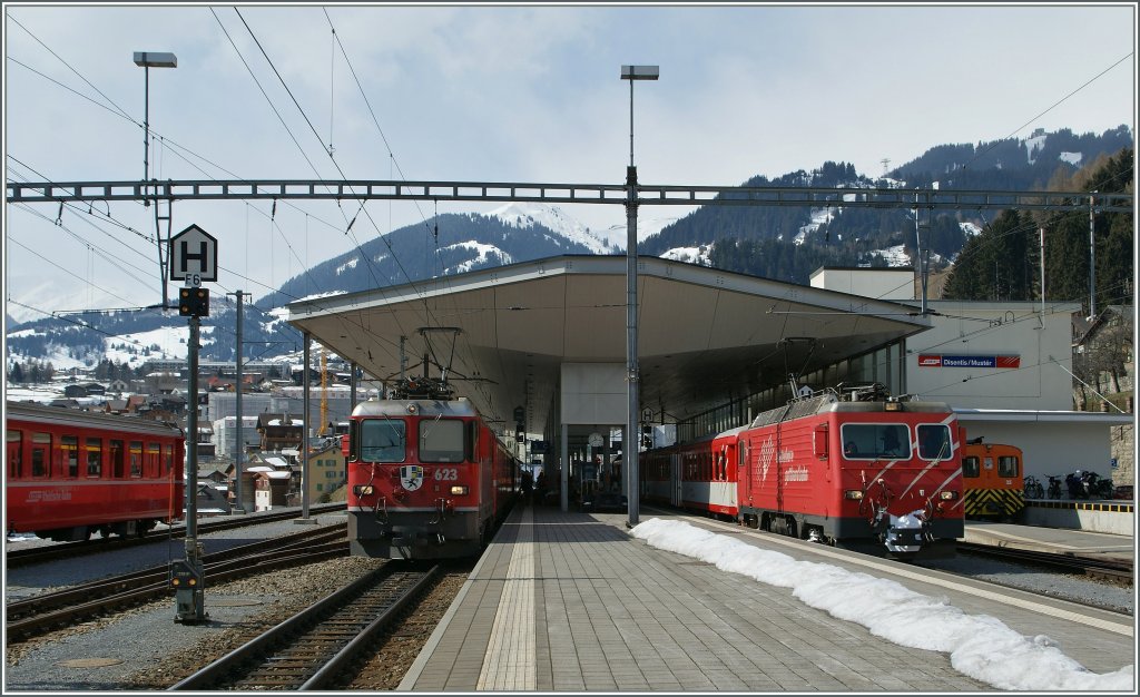 MGB HGe 4/4 und RhB Ge 4/4 in Disentis.
15. März 2013