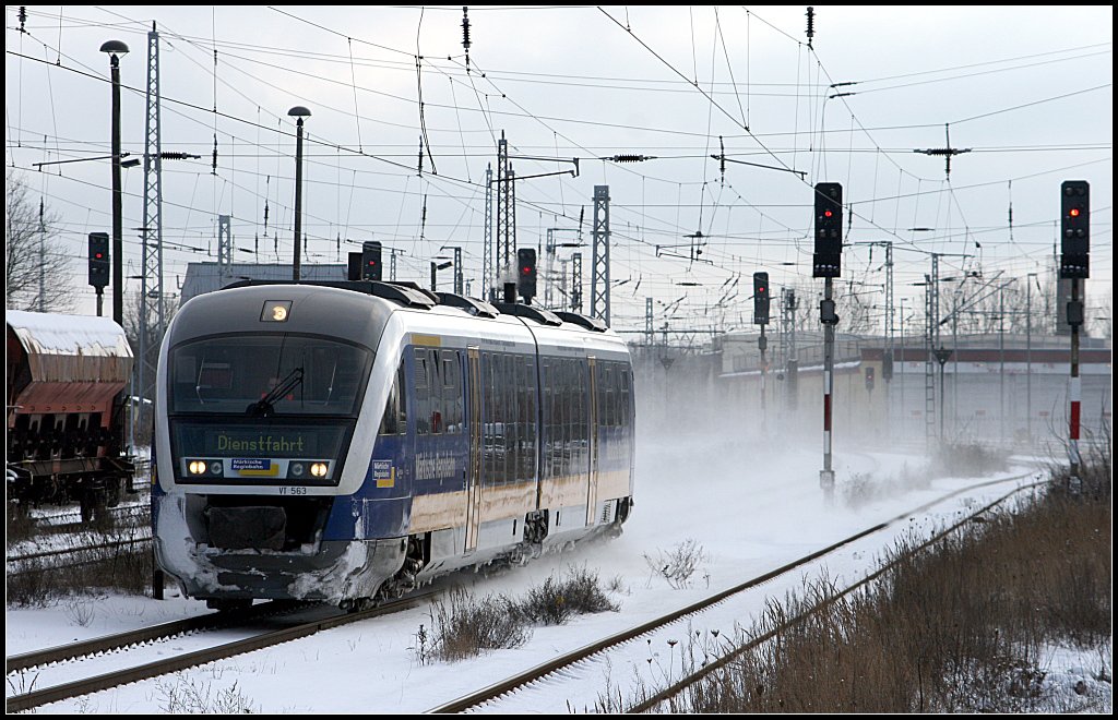 MRB VT 563 / 642 336 auf Dienstfahrt (Duewag 2001/92849+92850, 2x 275 kW, Eigentum Angel Trains Europa; gesehen Oranienburg 03.01.2010)