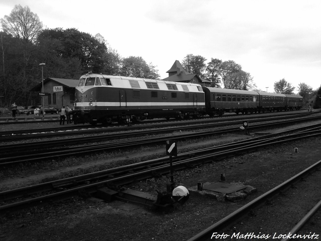MTEG 118 770-7 abgestellt in Putbus am 10.5.13 / Foto im Klassischen DDR Schwarzwei� Style