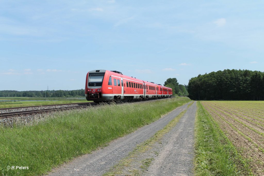 Nachschuss 612 126  Landkreis Amberg-Sulzbach + 612 als IRE 3088 Dresden - Nrnberg bei Oberteich. 13.06.13