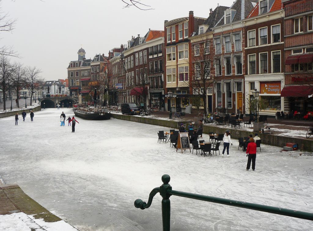 Nieuwe Rijn Leiden 12-02-2012.