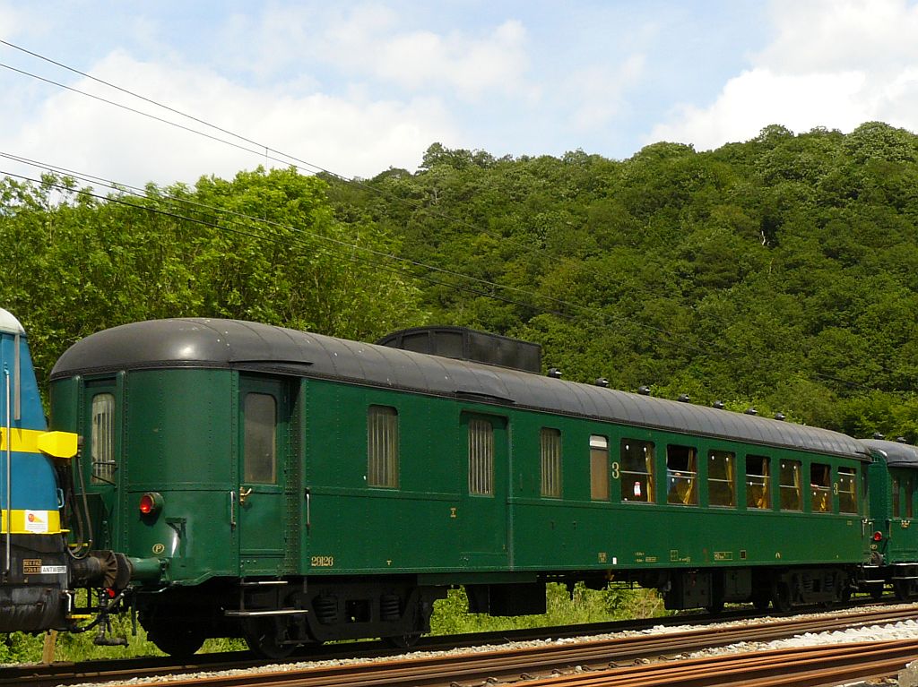 NMBS K1 BD rijtuig nu eigendom van de TSP. Landelies, Belgie 23-06-2012.