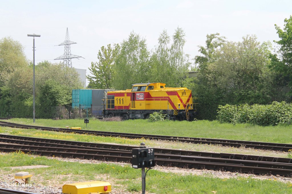 Nochmal 111 die bereit gemacht wird zum rangieren in Regensburg 09.05.13