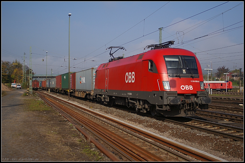 �BB 1116 028-0 mit Containerzug (gesehen Bebra 14.10.2010)