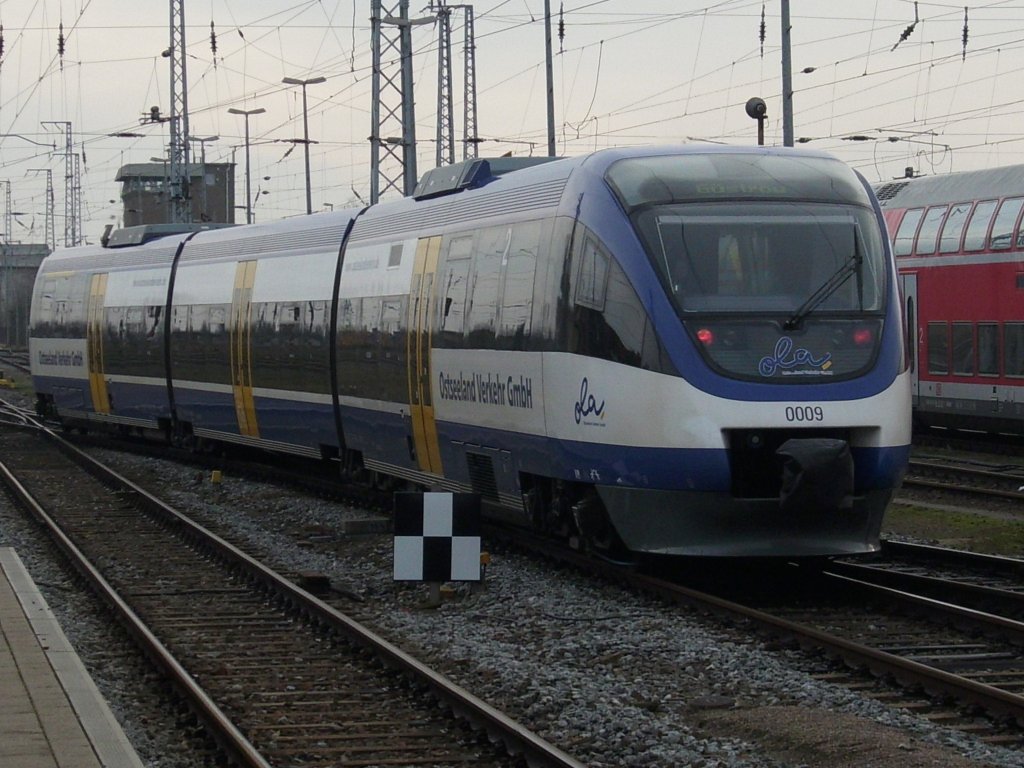 OLA-Triebwagen 0009 verlie am 05.Dezember 2009 den Rostocker Hbf nach Gstrow.