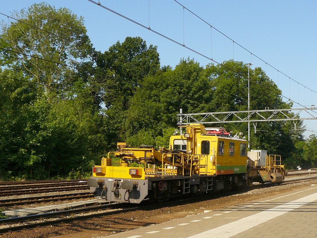 Onderhoudsmachine van BAM Rail. Spoor 7 Dordrecht 18-07-2013.