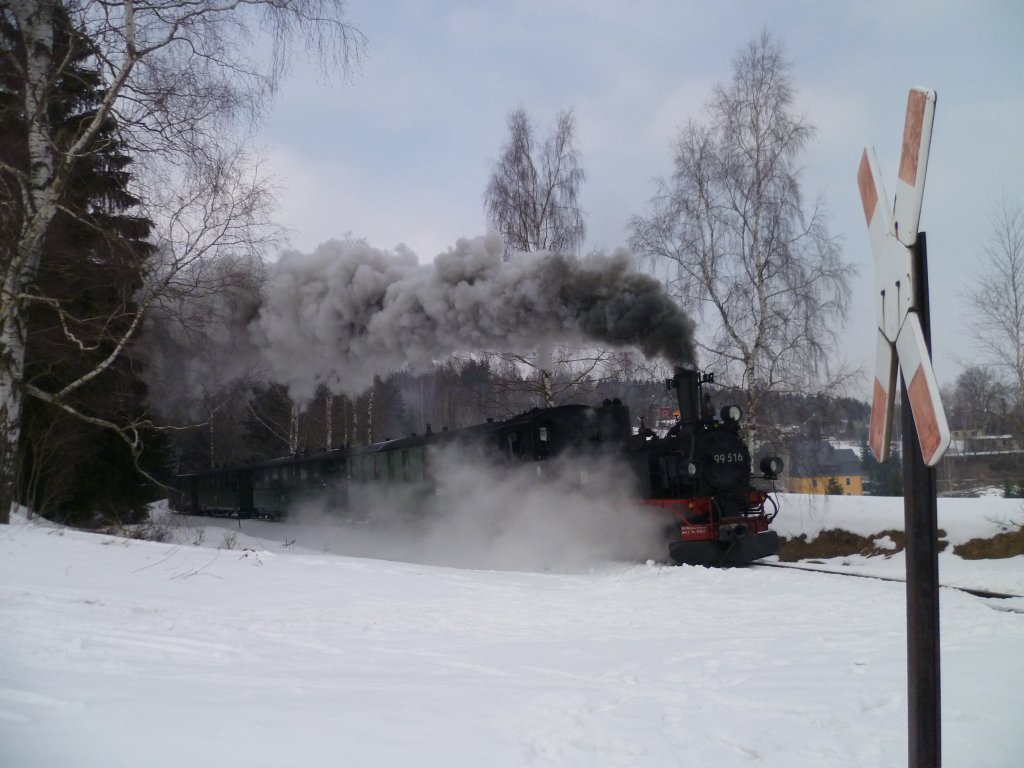 Osterfahrten auf der Museumsbahn Sch�nheide am 30.03.13, hier vor Sch�nheide von Neuheide kommend.
