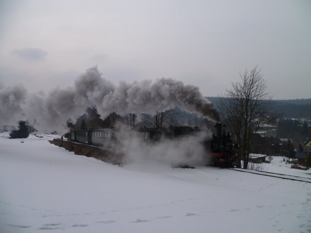 Osterfahrten auf der Museumsbahn Schnheide am 30.03.13, hier kurz vor Schnheide.
