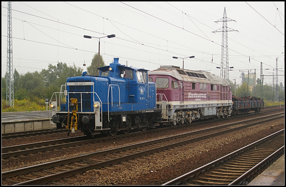 PRESS 363 027-1 mit der �berf�hrung von 232 387-1  Abenteuerzug Mecklenburg  nach Espenhain wo sie abgestellt wurde (gesehen Berlin Sch�nefeld Flughafen 09.09.2010)