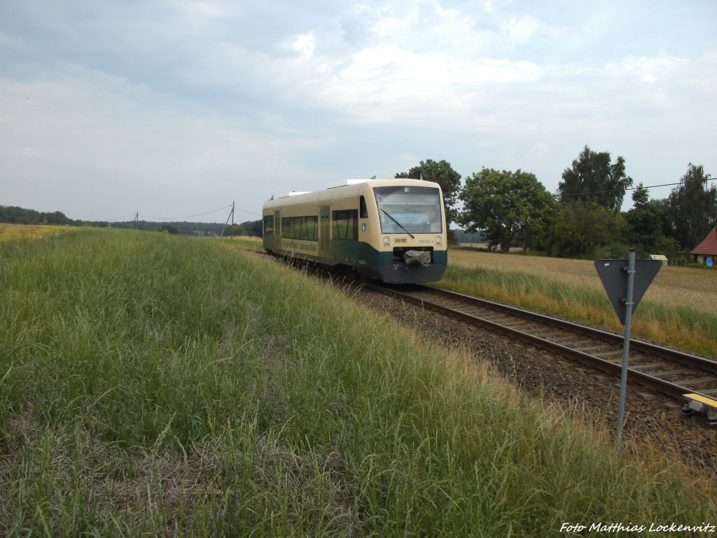 PRESS 650 032-4 unterwegs nach Bergen auf R�gen / Hier bei Pastitz (OT Putbus) am 6.8.13