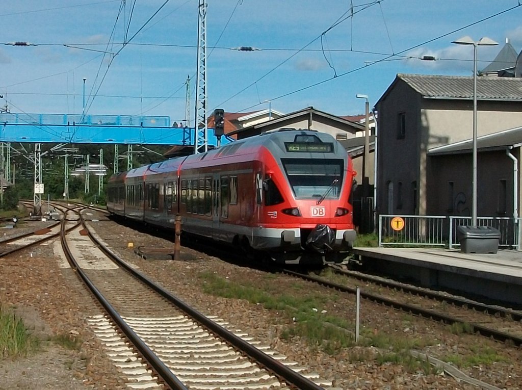 RE 33313 Stralsund-Binz wurde am 03.September 2010 von 429 026 gefahren,als Dieser Bergen/Rgen verlie.