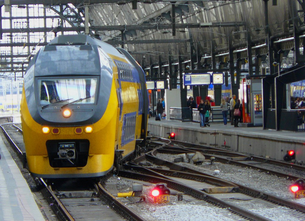 Regiorunner DD-IRM Amsterdam Central Station 27-05-2011.