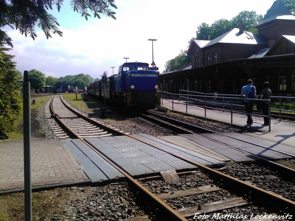 R�BB 251 901 ist soeben wieder in Putbus mit dem Personenzug in Putbus angekommen am 29.5.13
