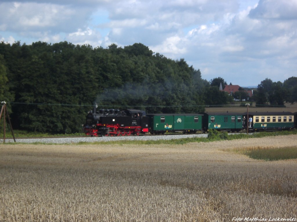R�BB 99 1781 mit dem P102 kurz vor Putbus am 12.8.13