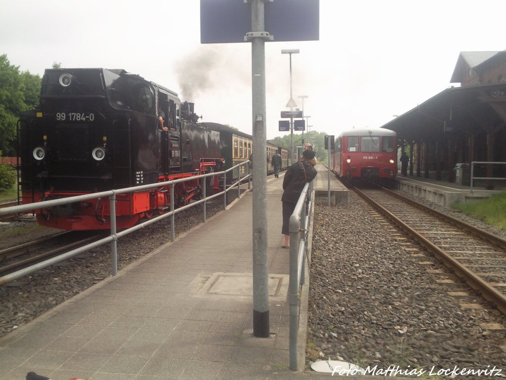 R�BB 99 1784 & LVT 172 001-0 mit 172 601-7 im Bahnhof Putbus am 1.6.13