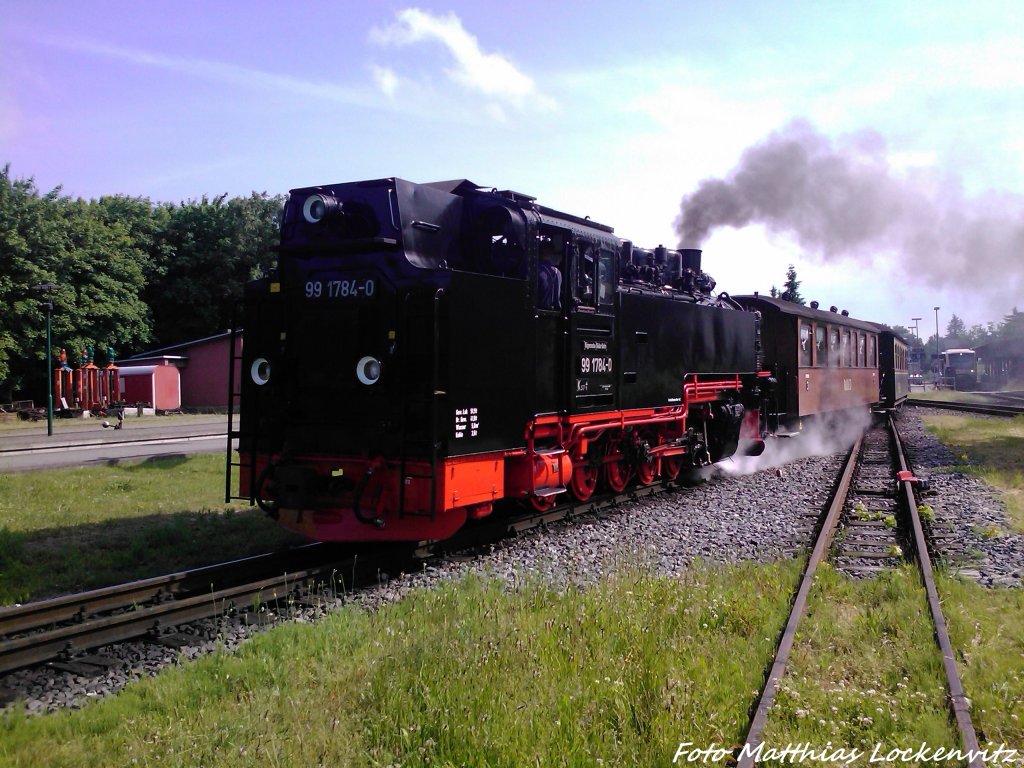 R�BB 99 1784 beim Verlassen des Putbusser Bahnhofs in Richtung  Ostseebad G�hren am 17.6.13