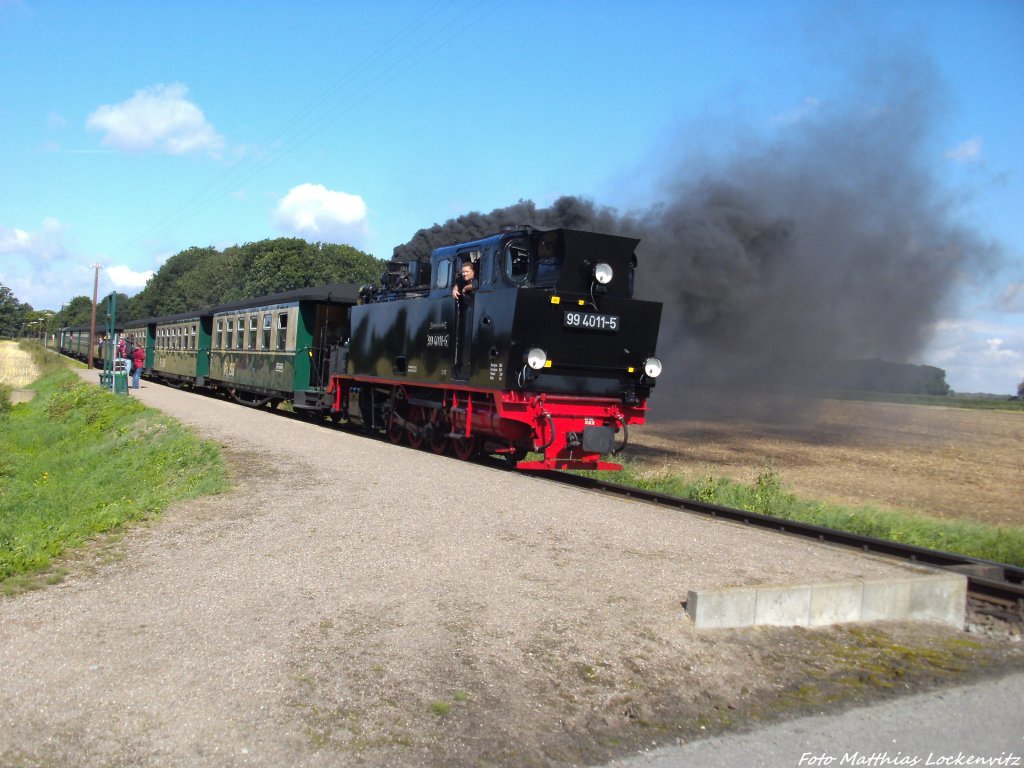 R�BB 99 4011 mit dem P103 mit ziel Ostseebad G�hren am Hp. Beuchow am 12.8.13