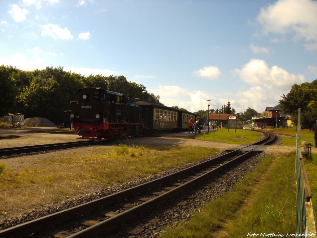 R�BB 99 4011 standte mit dem P103 abfahrbereit nach Ostseebad G�hren im Bahnhof Putbus am 11.8.13