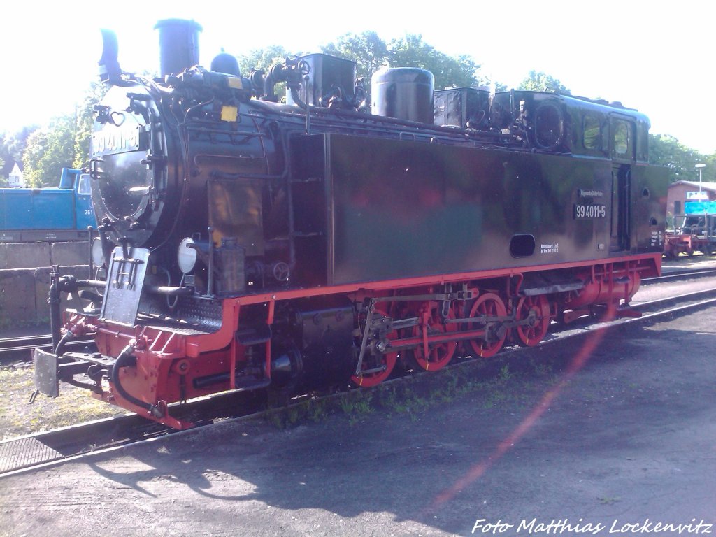 R�BB 99 4011 war noch vor wenigen Stunden im Einsatz, nun steht sie Abgestellt am Kleinbahn BW Putbus am 30.5.13