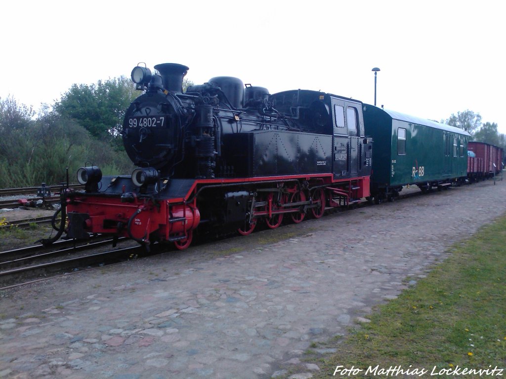 R�BB 99 4802 mit dem Neuen Fahrradwagen als ausstellungsst�ck aufm Gel�nde vom kleinbahnmuseum in Putbus am 10.5.13