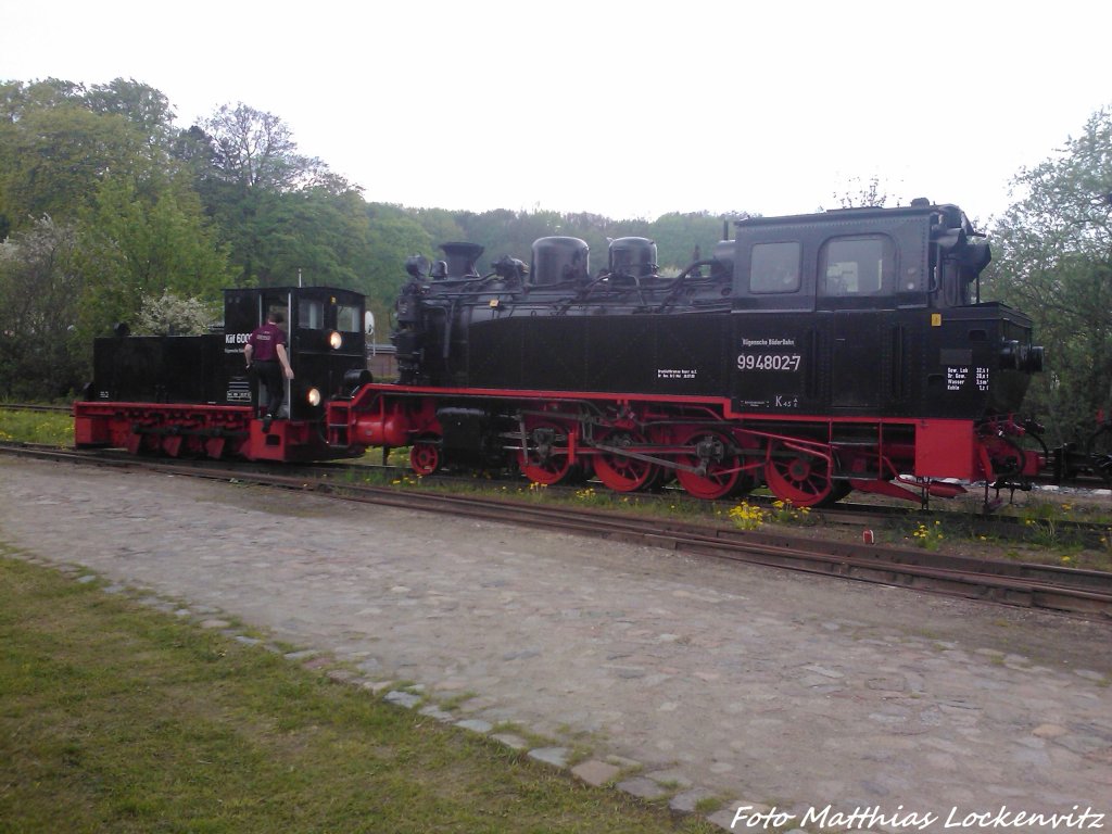 R�BB K�f 6003 rangiert munter 99 4802 hin und her in Putbus am 10.5.13
