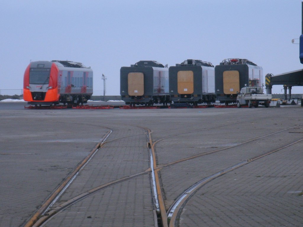 Russischer Desiro RUS,am 19.Dezember 2012,im Hafen von Mukran.