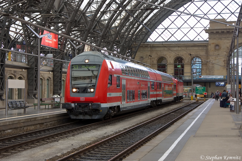 S3 der S-Bahn Dresden nach Tharandt steht am Gleis 13 im Dresdner Hbf zur abfahrt bereit und geschoben hatte die 143 885-2. 01.06.2012