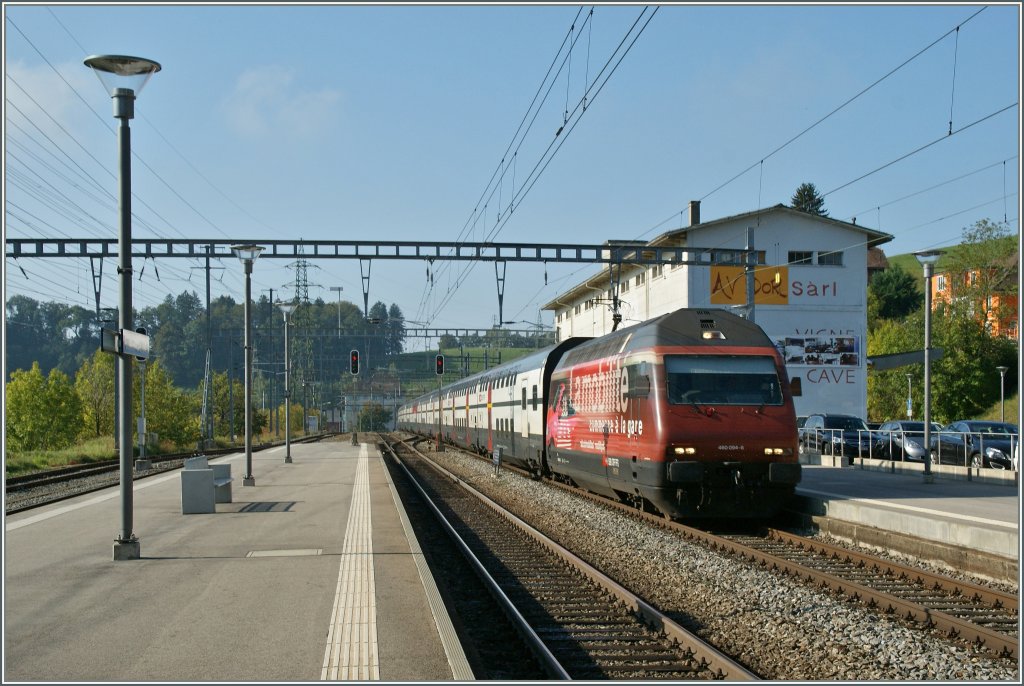 SBB Re 460 094-6  Mobility  mit einem IC in Puidoux-Chexbres. 
3. Okt. 2011