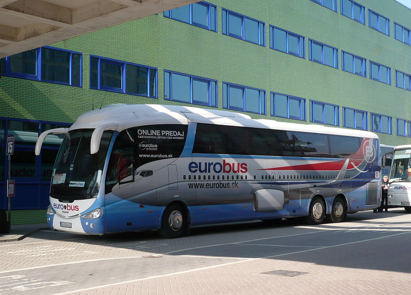 Scania Irizar reisebus aus Slowakei fotografiert in Rotterdam, Niederlande am 02-03-2011.