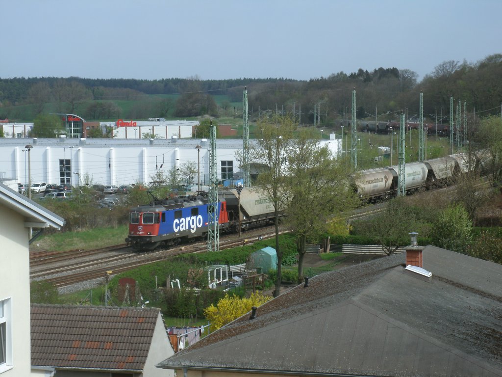 Schweizer Re421 397-1,am 28.April 2012,kam von Mukran durch Bergen/Rgen.