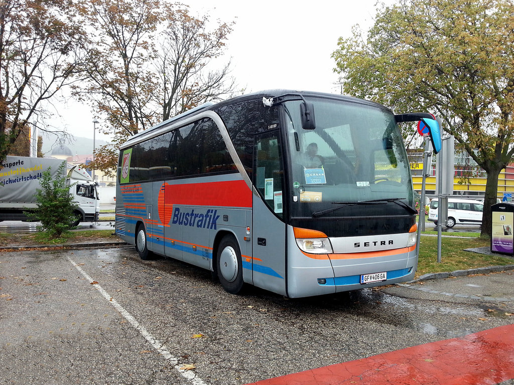 Setra 411 HD von BUSTRAFIK Reisen aus �sterreich in Krems.