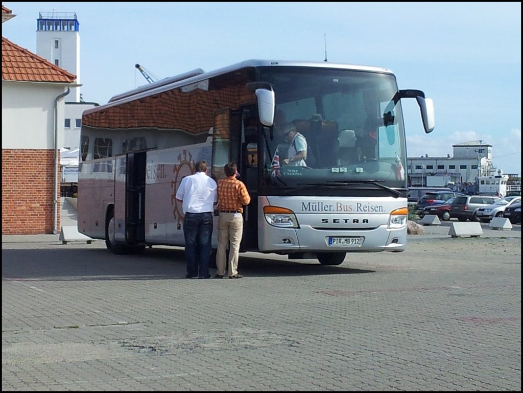 Setra 415 GT-HD von M�ller.Bus.Reisen aus Deutschland im Stadthafen Sassnitz.