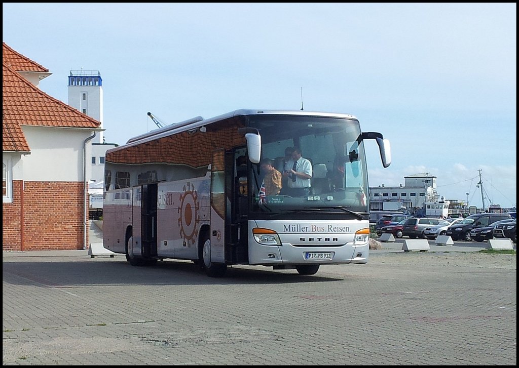 Setra 415 GT-HD von M�ller.Bus.Reisen aus Deutschland im Stadthafen Sassnitz.
