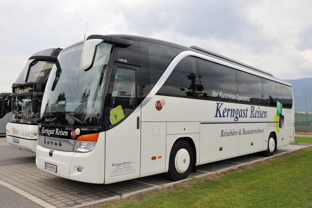 SETRA 415 HD von KERNGAST Reisen aus �sterreich anl�sslich der AIRPOWER13 in Zeltweg,28.6.2013.