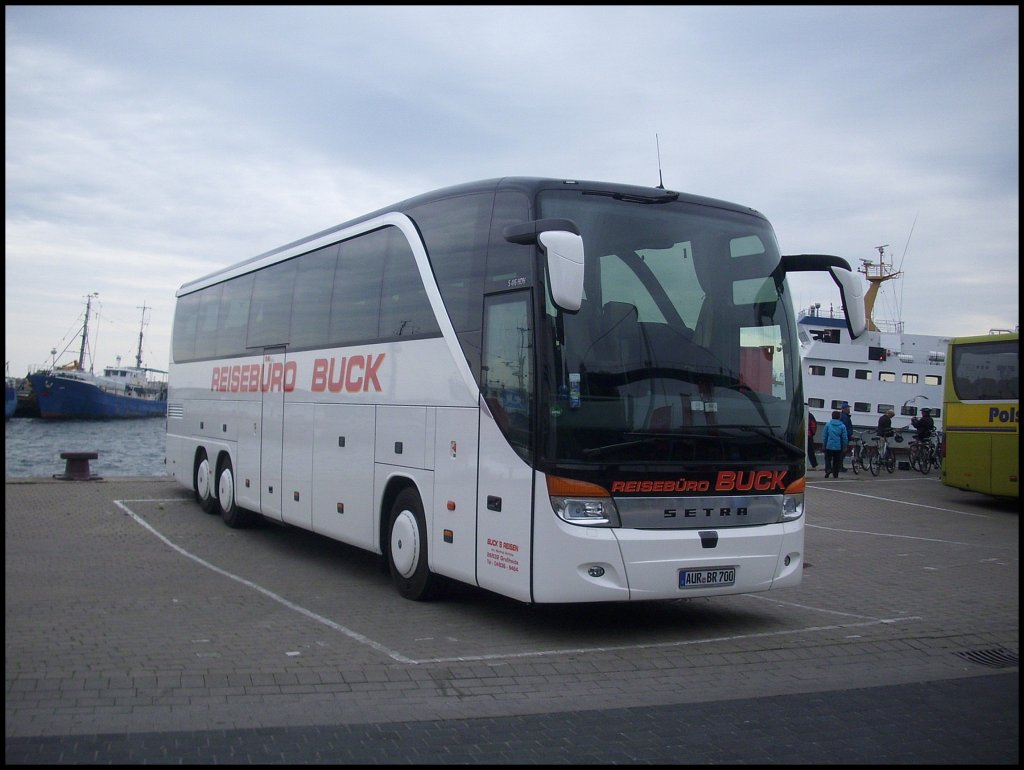 Setra 415 HDH vom Reiseb�ro Buck aus Deutschland im Stadthafen Sassnitz.