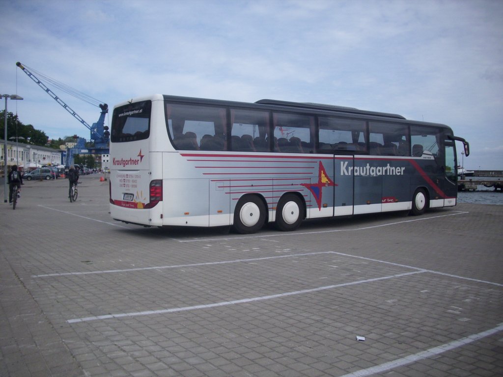 Setra 417 GT-HD von Krautgartner aus �sterreich im Stadthafen Sassnitz.