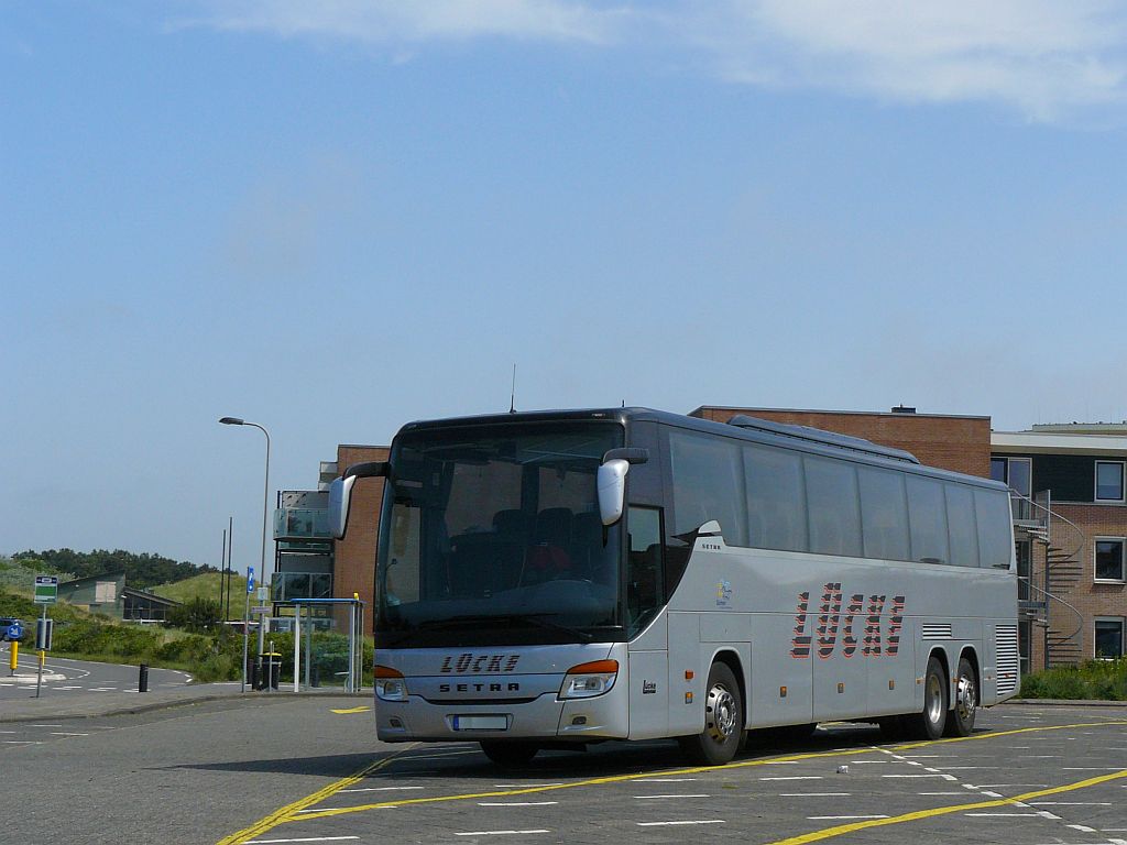 Setra S 417 GT-HD Reisebus der Firma Lcke aus Deutschland. Noordwijk, Niederlande 30-06-2013.

Setra S 417 GT-HD reisbus van de firma Lcke uit Duitsland. Noordwijk 30-06-2013.