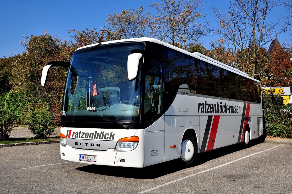 SETRA S415 GT-HD von RATZENB�CK Reisen aus Ober�sterreich im Oktober 2012 in Krems an der Donau.