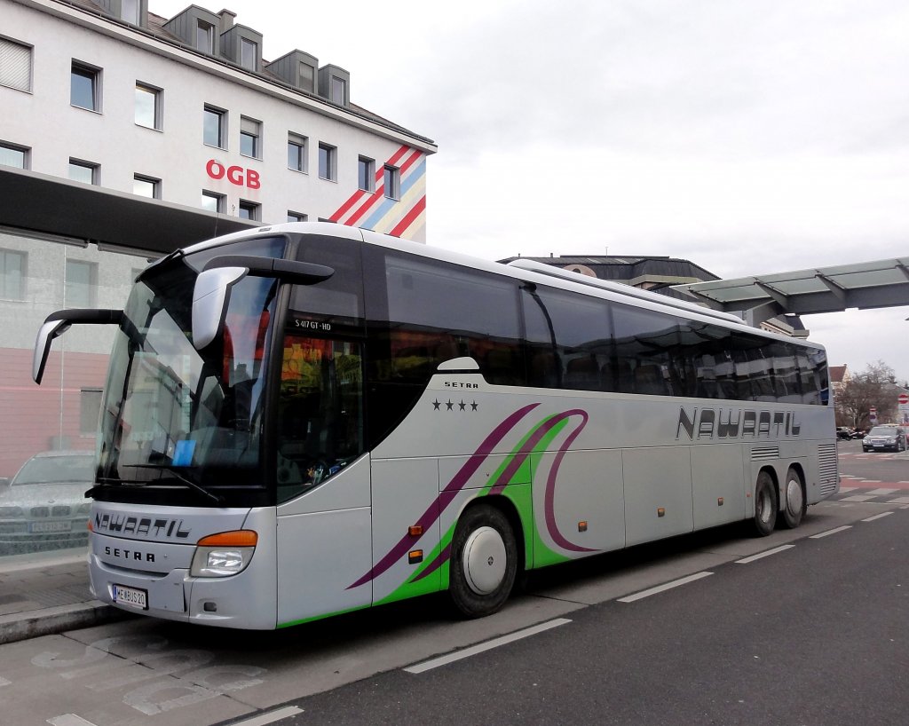 SETRA S417 GT-HD von NAWRATIL Reisen in St.Plten/Bahnhof/Niedersterreich im Dez.2012 gesehen.