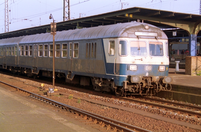 Silberling Steuerwagen fotografiert in Wanne Eickel 28-10-1993.