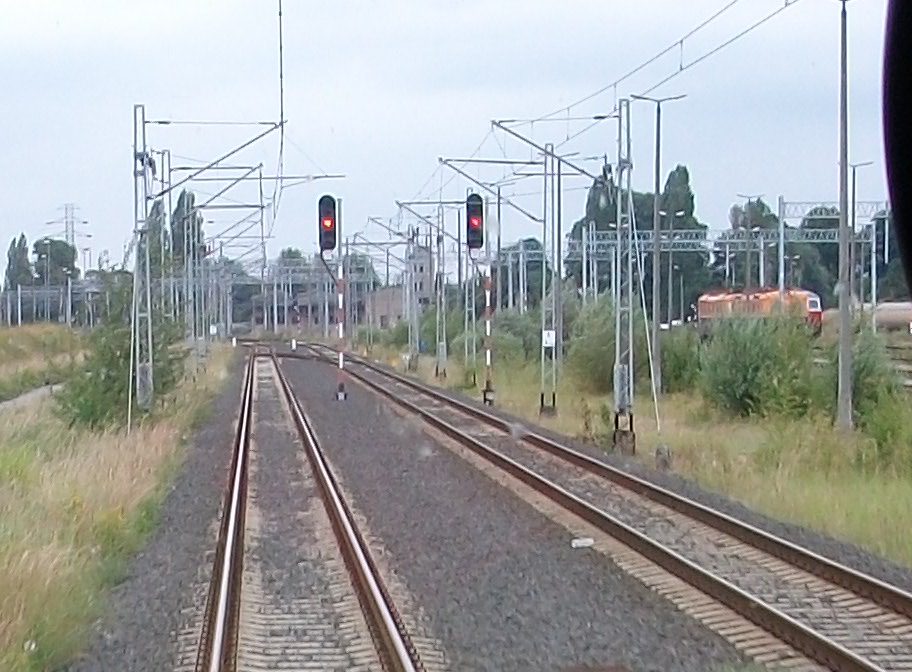 So sehen die deutschen Lokfhrer,vom Fhrerstand,die Einfahrsignale von Szczecin Gumience.Aufnahme vom 07.August 2010.