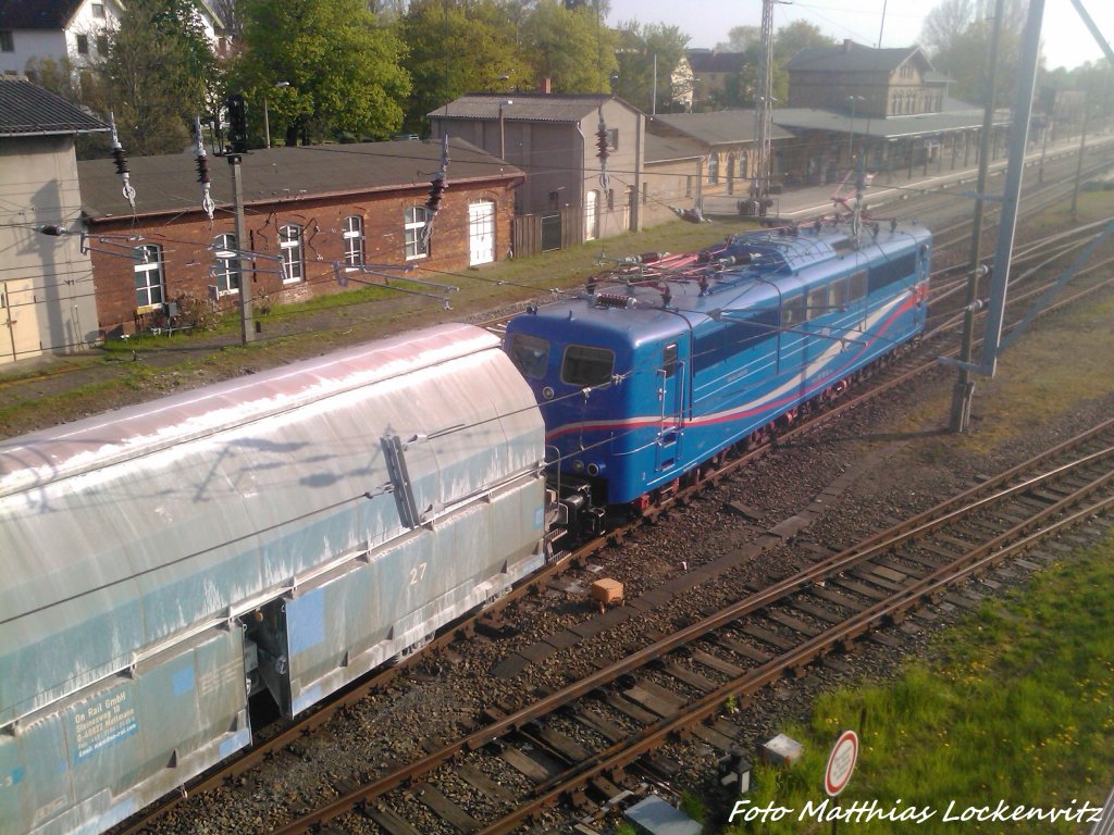 SRI 151 170 beim Rangieren der Ersten G�terzugh�lfte in Bergen auf R�gen am 8.5.13