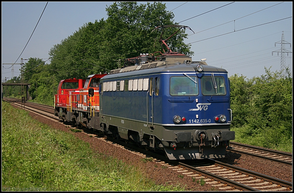 SVG 1142.635-0 mit den Voith-Maschinen 273 006-3 und Em 846 350-7 der Fa. Stahl Gerlafingen (gesehen Lehrte-Ahlten b. Hannover 24.06.2010)