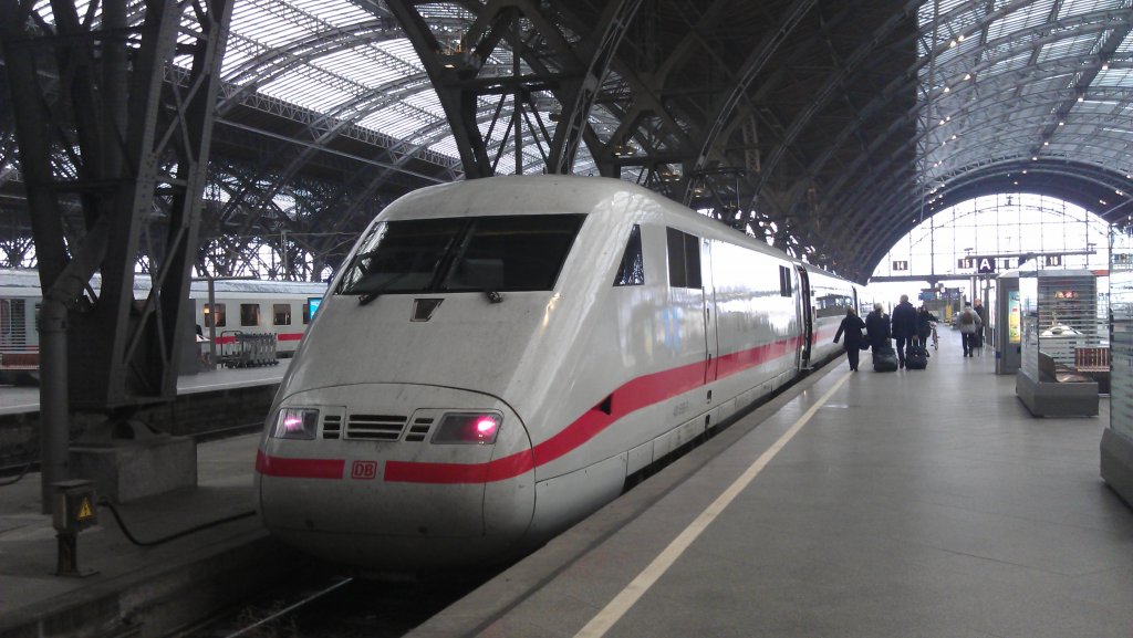 Triebkopf vom ICE 1 in Leipzig Hauptbahnhof am 12.M�rz 2012