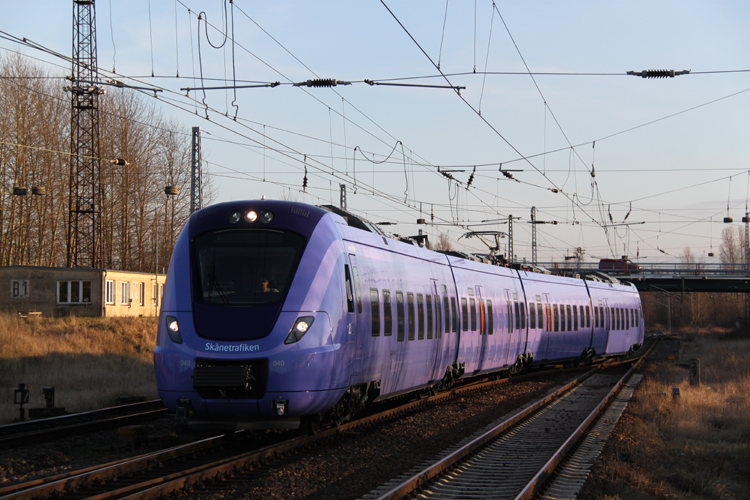 Triebwagen X60(62007)als berfhrung von Salzgitter nach Schweden bei der Einfahrt im Bahnhof Rostock-Dierkow.23.01.2012