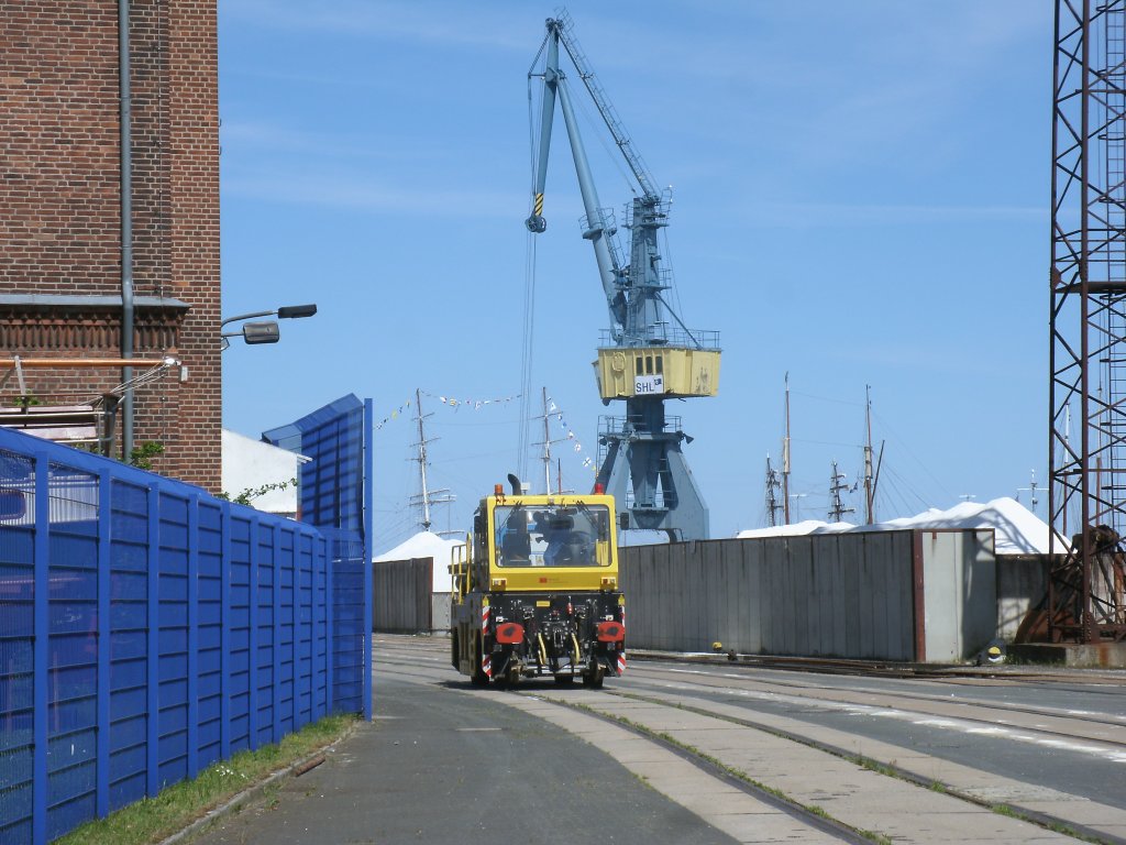 Verloren geht dieses Zweiwegefahrzeug,am 05.Juni 2013,im Stralsunder Nordhafen.