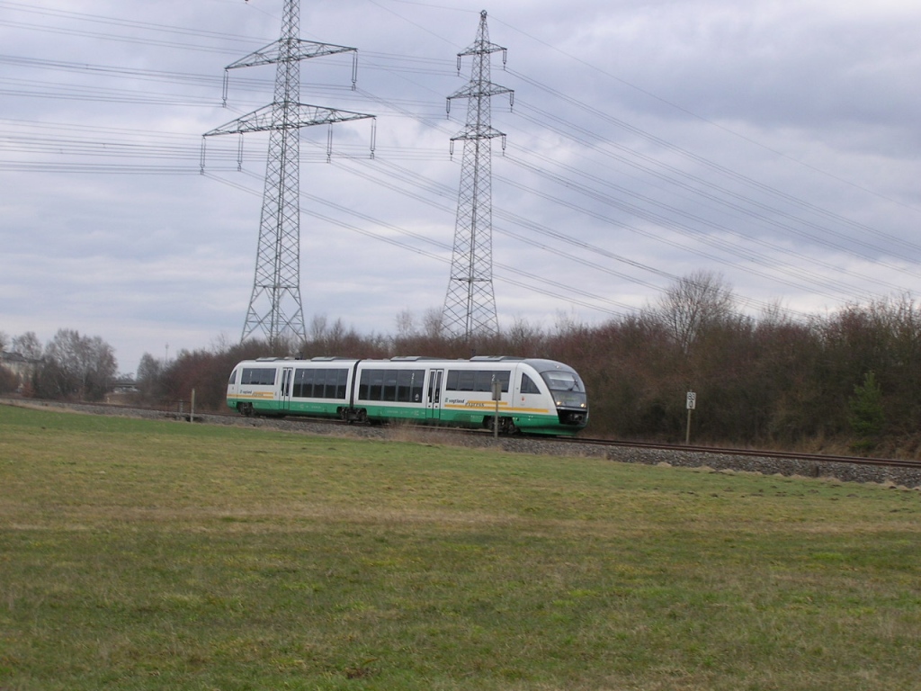 Vogtlandbahn Triebwagen der Baureihe 642 durch Rothenstadt, in der N�he von
Weiden/Opf.